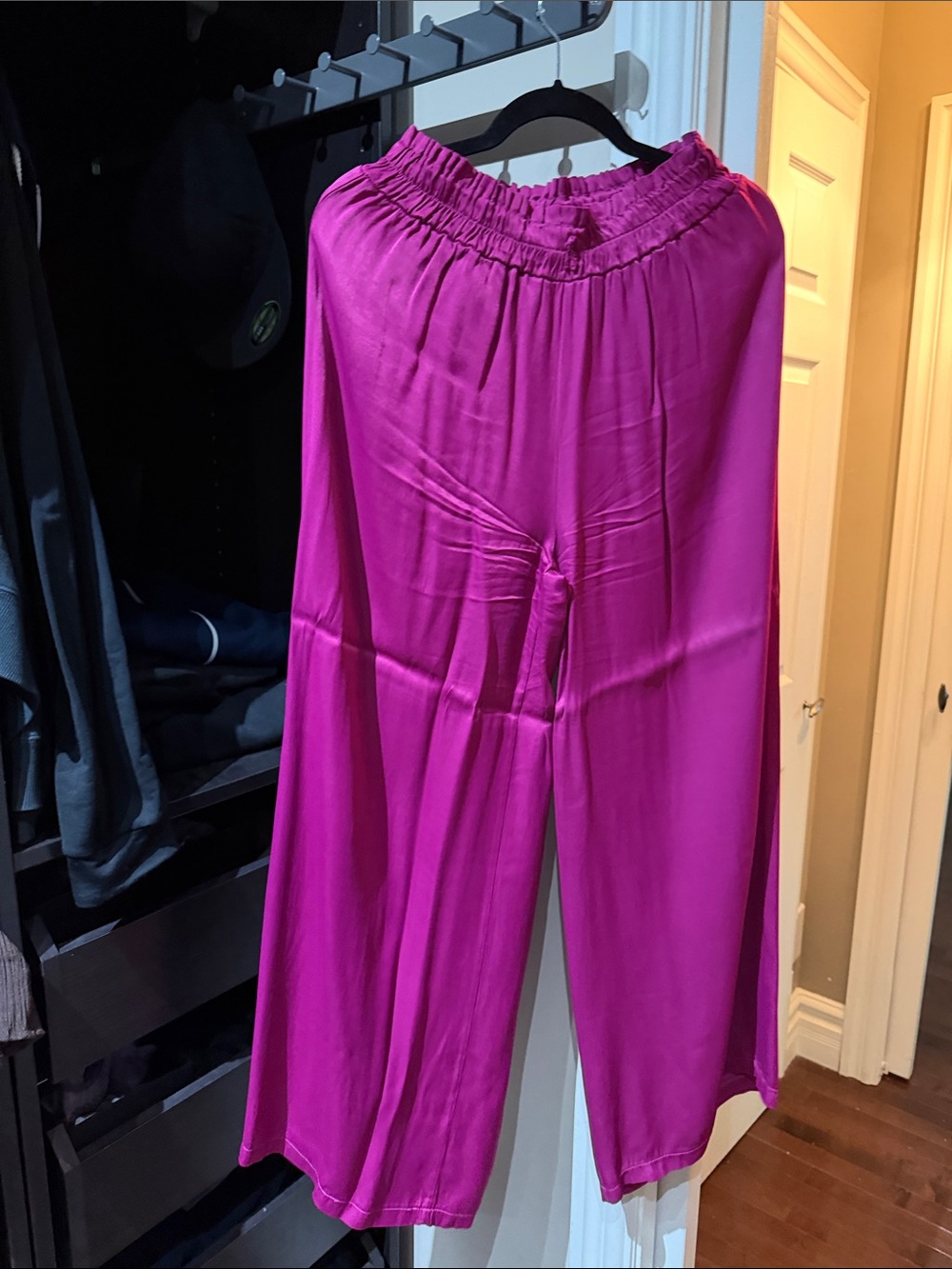 Women's Wide Leg Satin Pants - Fuchsia